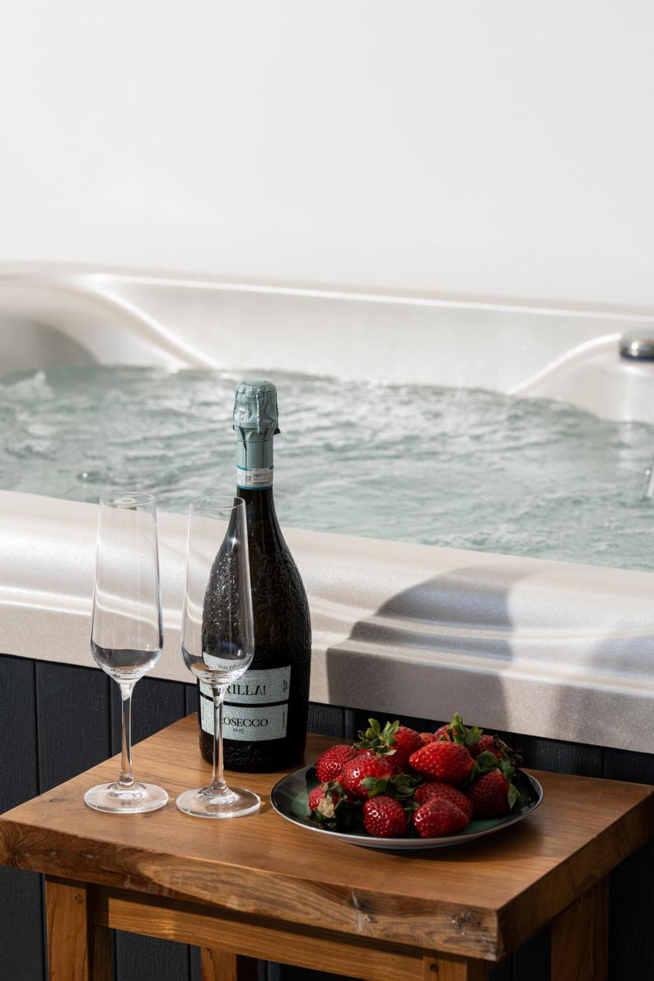 Secret View Apartment, With Private Jacuzzi Retimno Zewnętrze zdjęcie