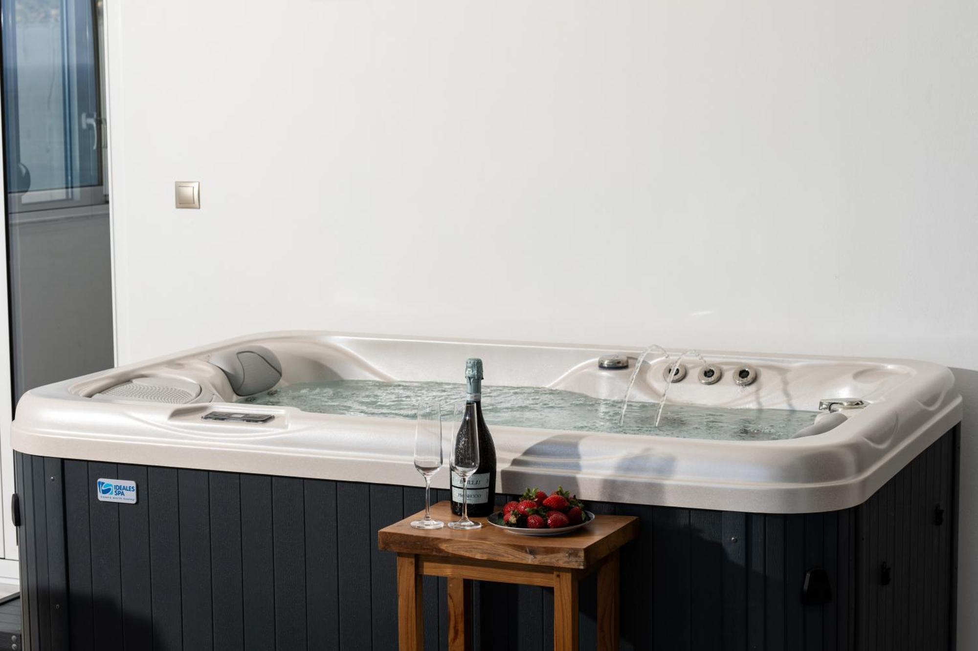 Secret View Apartment, With Private Jacuzzi Retimno Zewnętrze zdjęcie